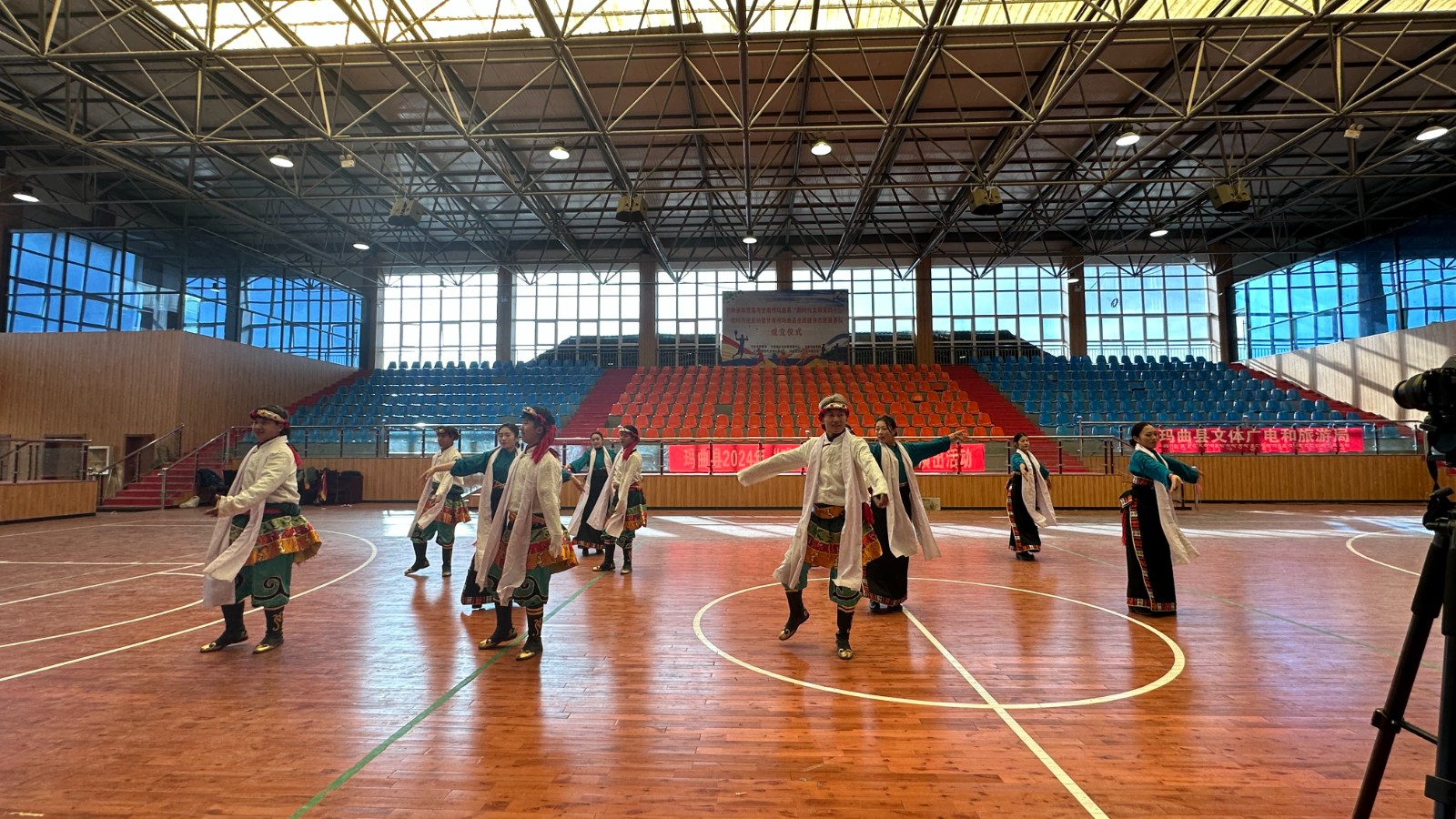 10.赛马场牧民定居点